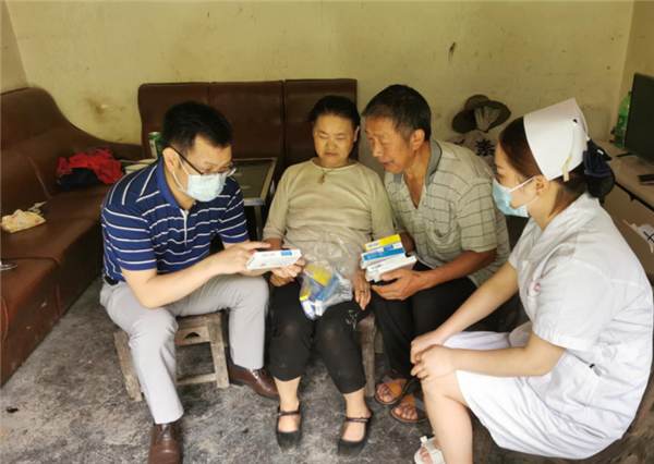 武汉大学人民医院专家倾情帮扶恩施咸丰五保户患者