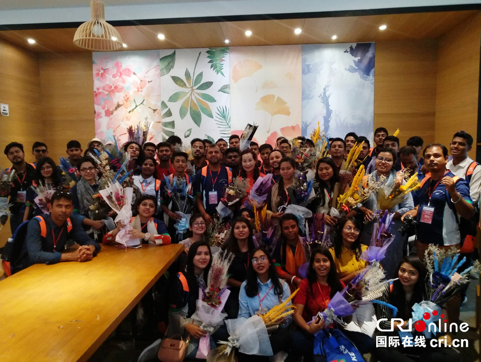 2019年孟加拉国青少年访华交流营体验中国茶艺、花艺