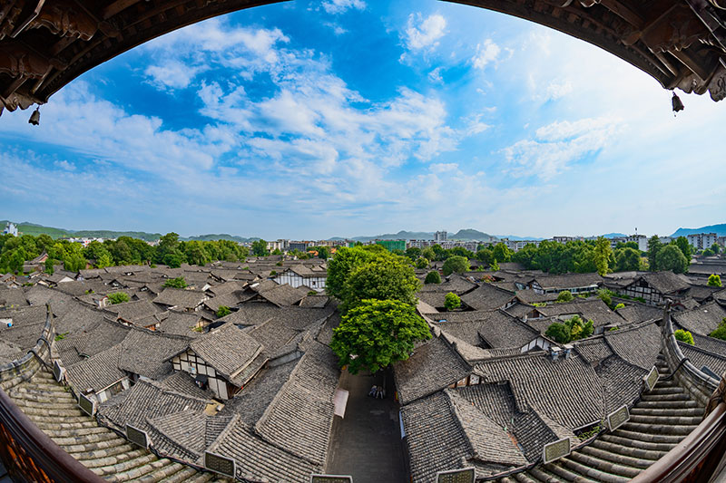 着汉服 登中天楼 丝路青年打卡“阆中风水第一楼”_fororder_中天楼美景
