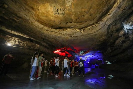 遵义绥阳十二背后旅游区：借力文旅消费券 促进暑期旅游消费增长