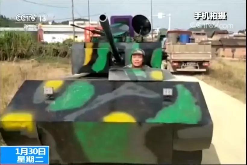 广西一男子自制“最牛坦克” 刚一上路悲剧了
