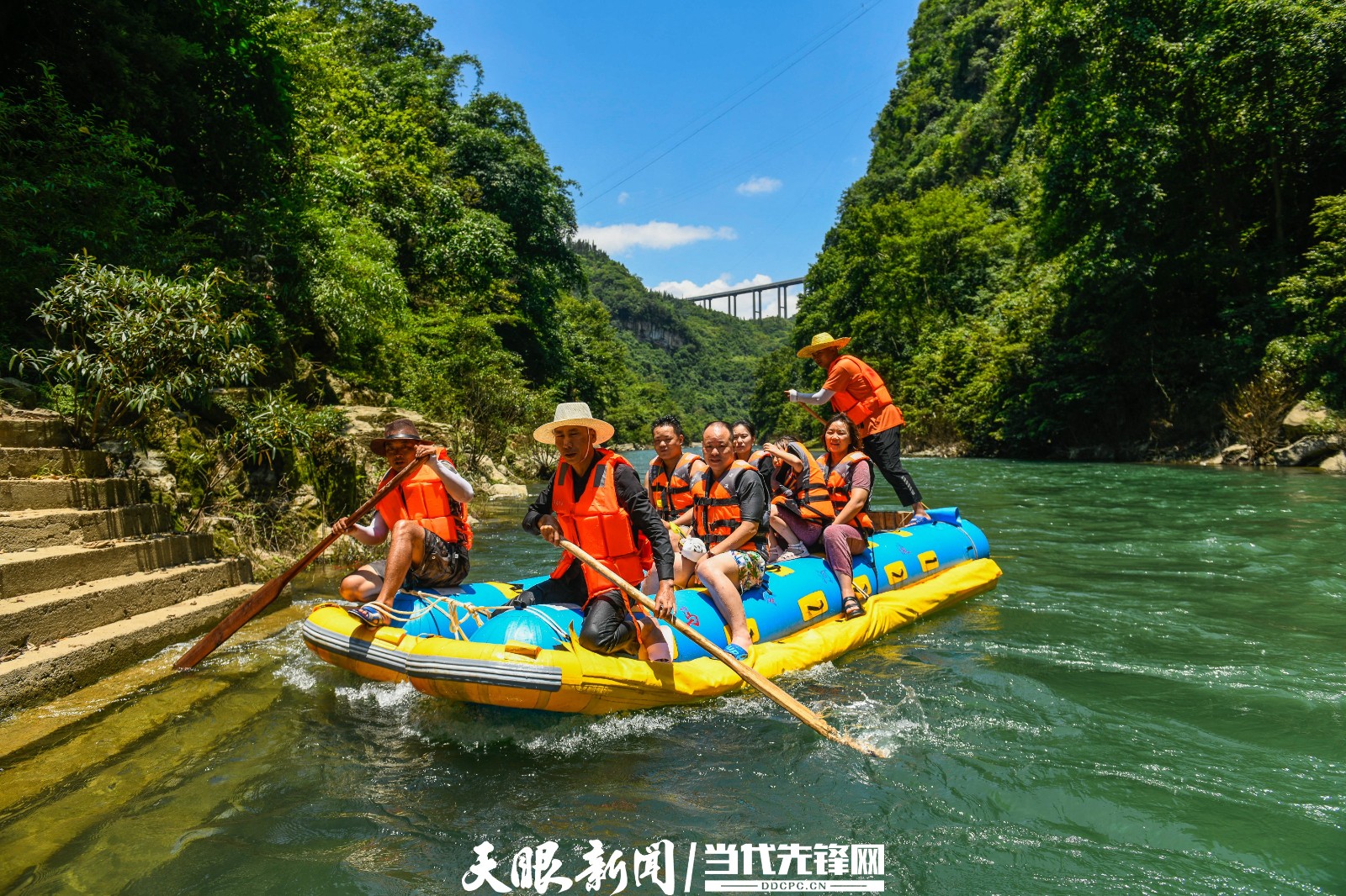 （中首）贵州兴义：峡谷漂流畅享清凉