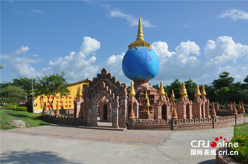 边境奇观：“一寨两国”