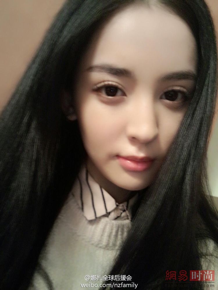 古力娜扎早期自拍又美又萌 还是胖点好(组图)
