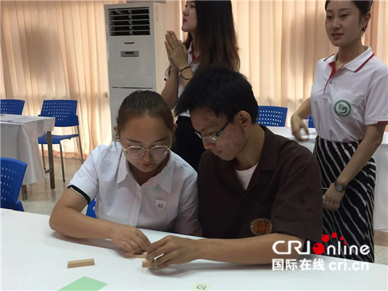 泰国“鲁班工坊”举办“鲁班锁”拆装比赛 中国工匠精神在海外发