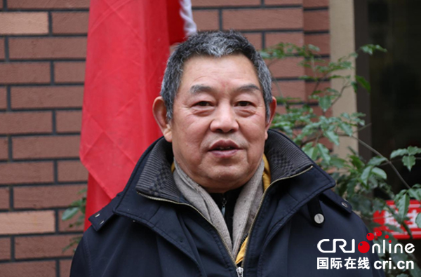 图片默认标题_fororder_被埋在猫耳洞一天一夜的李明金--何芳摄