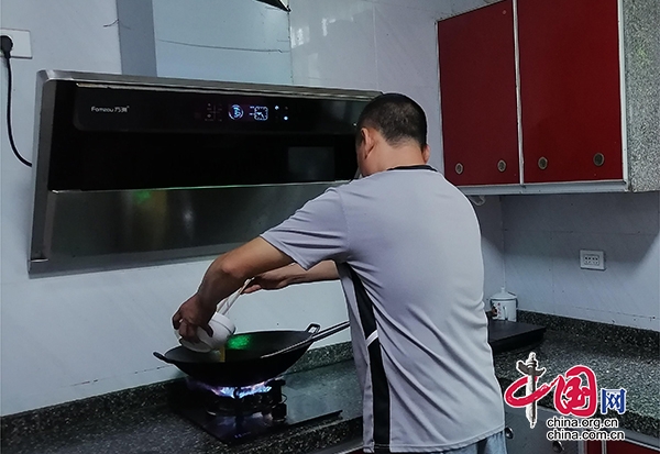 (转载)民心守护:追寻光明的足迹 赓续电网的初心
