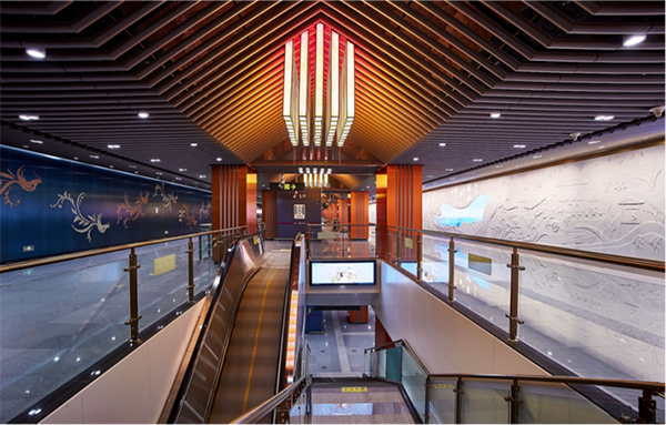 成都地铁5号线系列公共艺术作品荣获环球人居设计大奖优秀奖_fororder_抚琴站《凤求凰》-供图-成都轨道集团