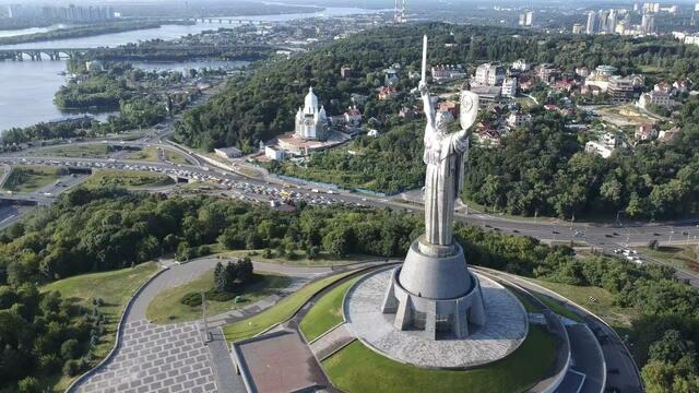 乌文化部长超85受访者支持更换基辅祖国母亲雕塑上的苏联国徽