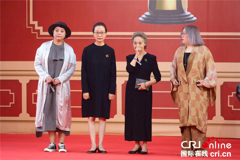 第十二届北京国际电影节红毯仪式举行_fororder_微信图片_20220812214855