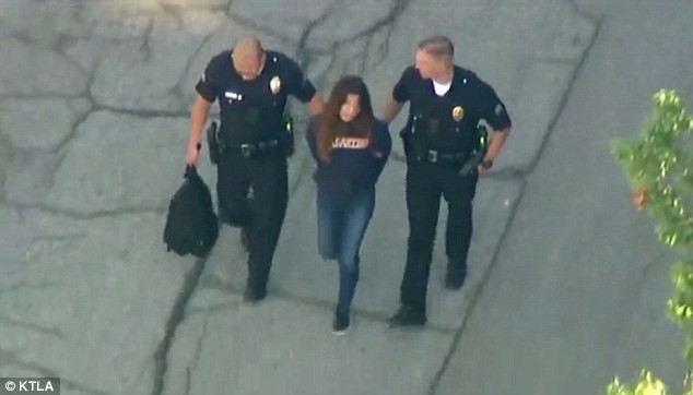 洛杉矶中学枪击案 12岁女生被警方逮捕