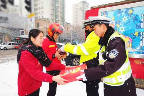 【名企风采秀】 一杯水一份餐 百胜中国立足本地社区回馈暖暖情谊 【名企风采秀】 一杯水一份餐 百胜中国立足本地社区回馈暖暖情谊