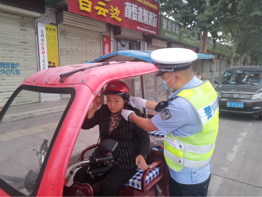 宝鸡交警:开展"文明交通啄木鸟”行动 助力宝鸡文明城市长效管理_fororder_交警4