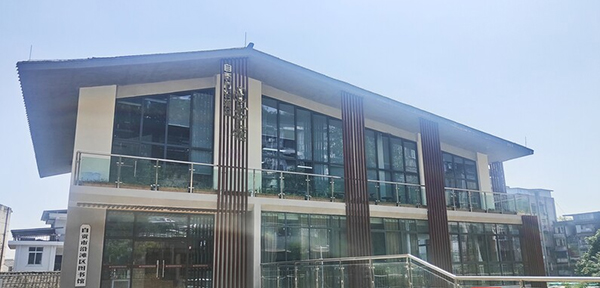 自贡市沿滩区图书馆“升级换代”给读者带来享受阅读的快乐_fororder_1沿滩区图书馆