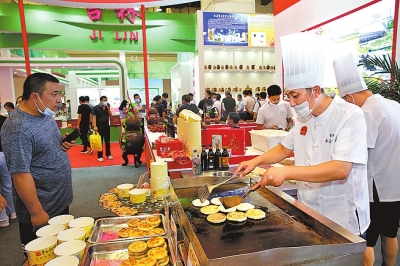 【城市远洋】首届郑州食品博览会开幕 600多家企业参展