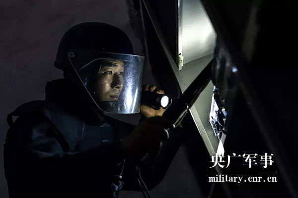 逆行生死线，带你揭开排爆手的“神秘面纱”