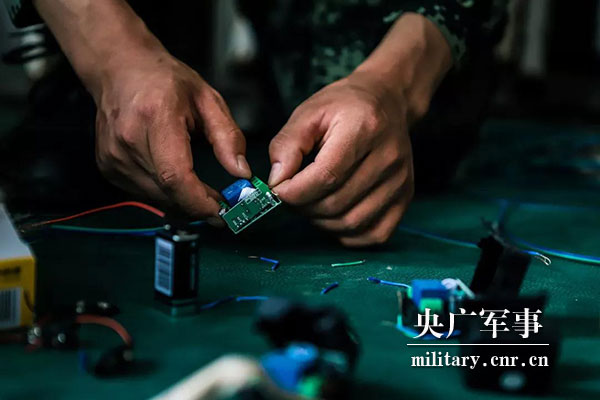 逆行生死线，带你揭开排爆手的“神秘面纱”