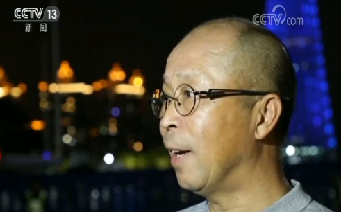 灯光秀点亮花城夜空！“我和国旗同框”活动在广州启动 超10万人