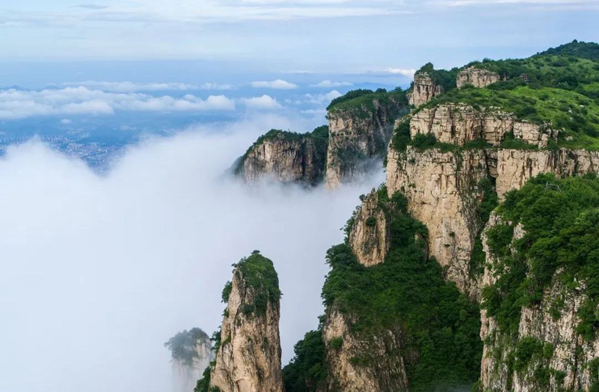 安阳林州：云海翻涌似仙境 雨后美景入画来