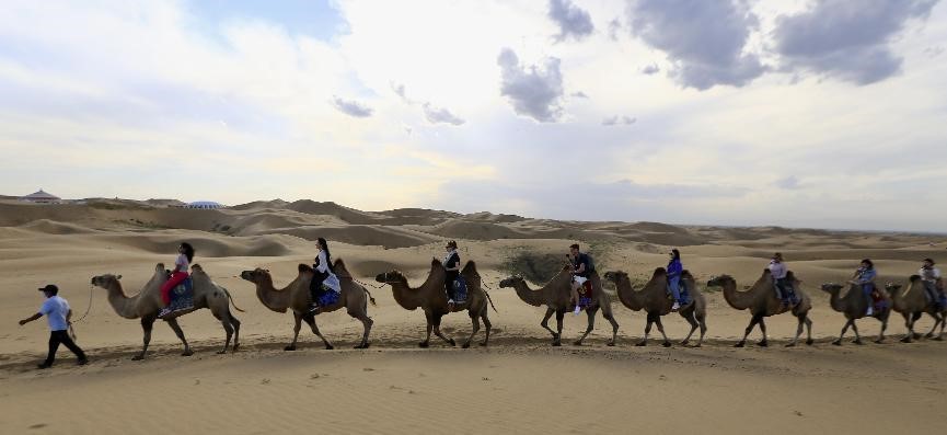 【2022打卡中国】与沙共舞与漠“贴贴” 响沙湾让世界“听到”内蒙古 【2022打卡中国】与沙共舞与漠“贴贴” 响沙湾让世界“听到”内蒙古_fororder_3