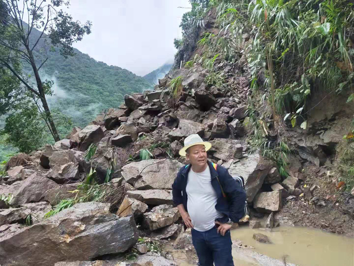 边疆党旗红｜“人民满意的公务员”高荣的回家路