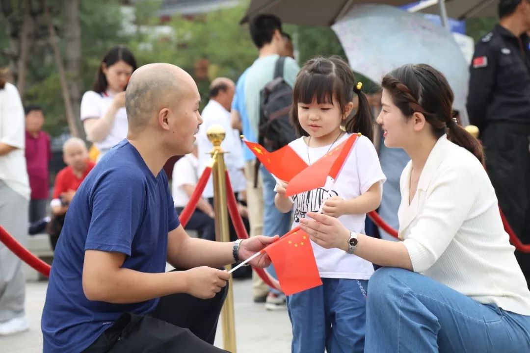 比“饭圈女孩”还硬核的是今天的西安人！
