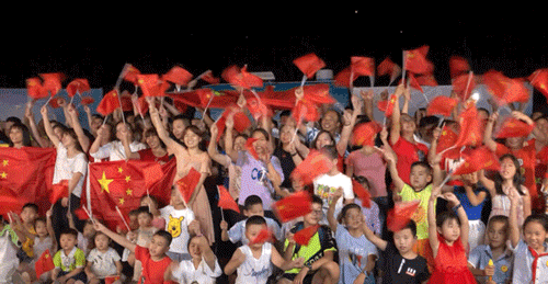 比“饭圈女孩”还硬核的是今天的西安人！