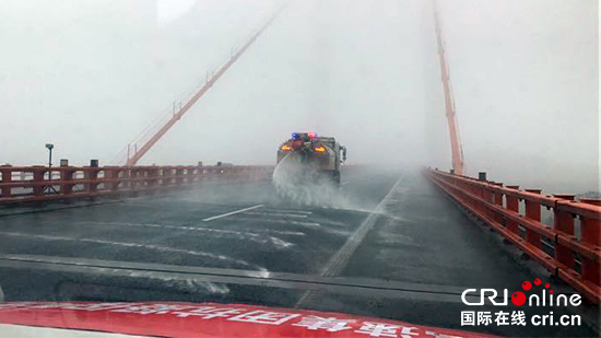 (已过审/要闻)贵州高速公路“抗凝保通” 环保融雪剂小试身手