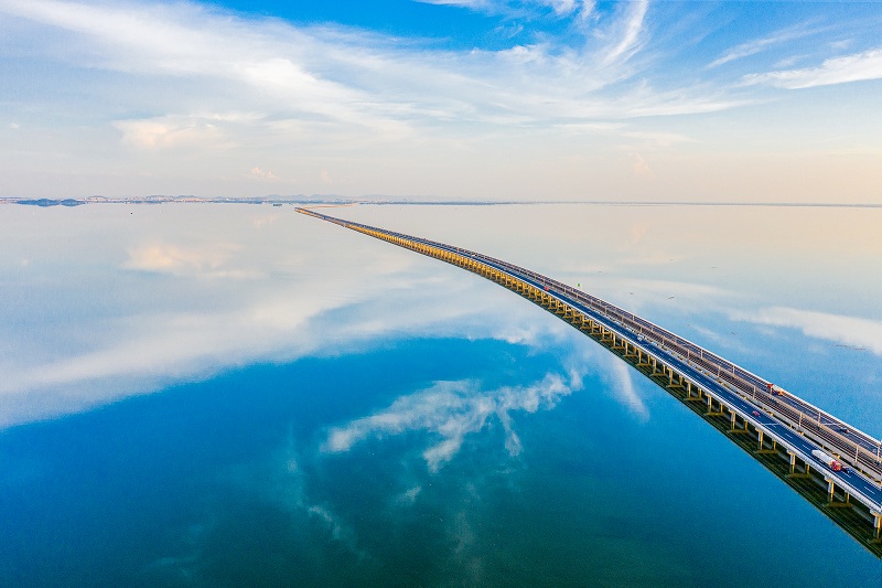 搭乘水上列车，去看南京的“天空之镜”