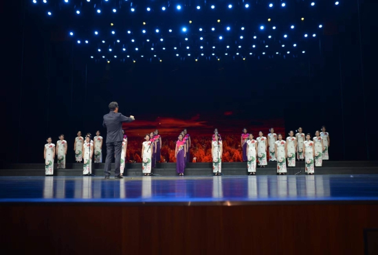 延边州优秀民间文化团队和文化能人展演暨颁奖典礼举行