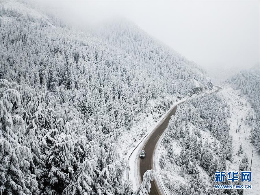 贵州“天路”上的守护(组图)