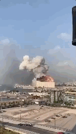 黎巴嫩首都发生巨大爆炸 至少2700人受伤