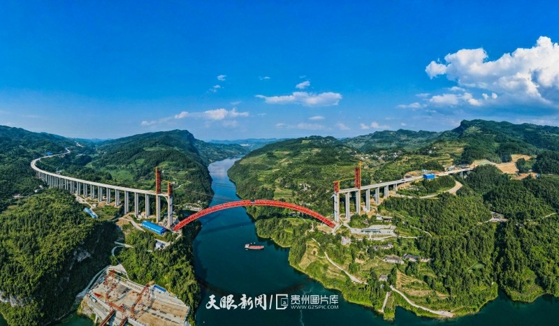 （中首）德余高速乌江特大桥：双龙跃江