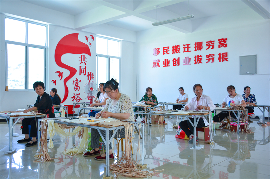 宝鸡市麟游县南坊新城:让移民搬迁群众“安家”更“安心”_fororder_DSC_0843