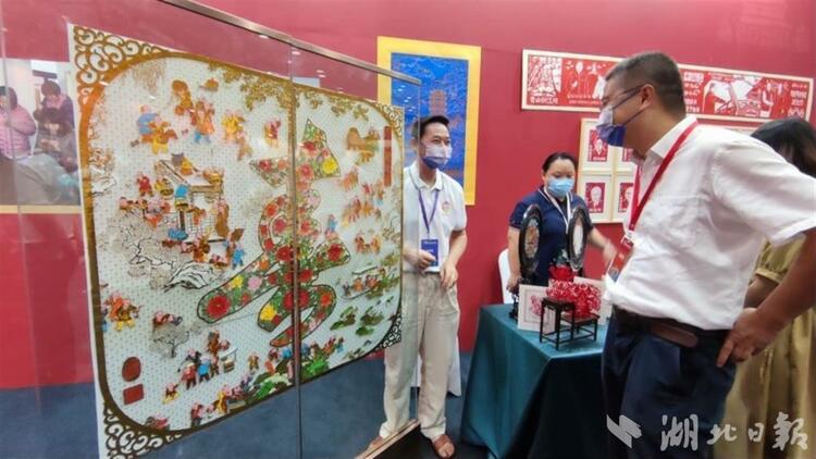 汉绣、剪纸、泥塑、湖北小曲 武汉4个项目亮相第七届中国非遗博览会