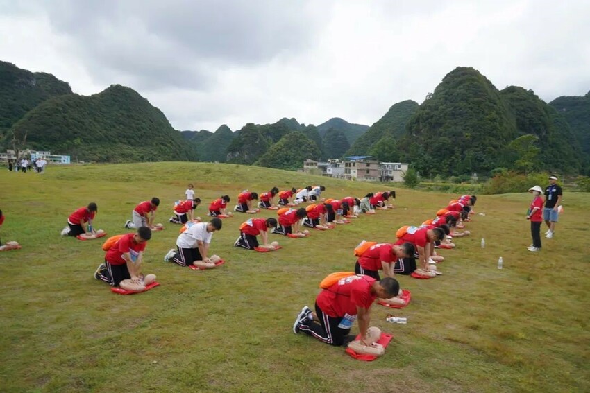人人学急救 急救为人人 “红气球”挑战赛在贵州长顺神泉谷成功举办 人人学急救 急救为人人 “红气球”挑战赛在贵州长顺神泉谷成功举办_fororder_5