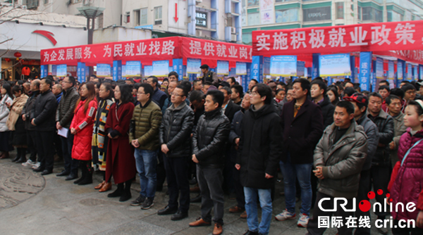 图片默认标题_fororder_市民企业代表参加开幕活动--柯云清摄影