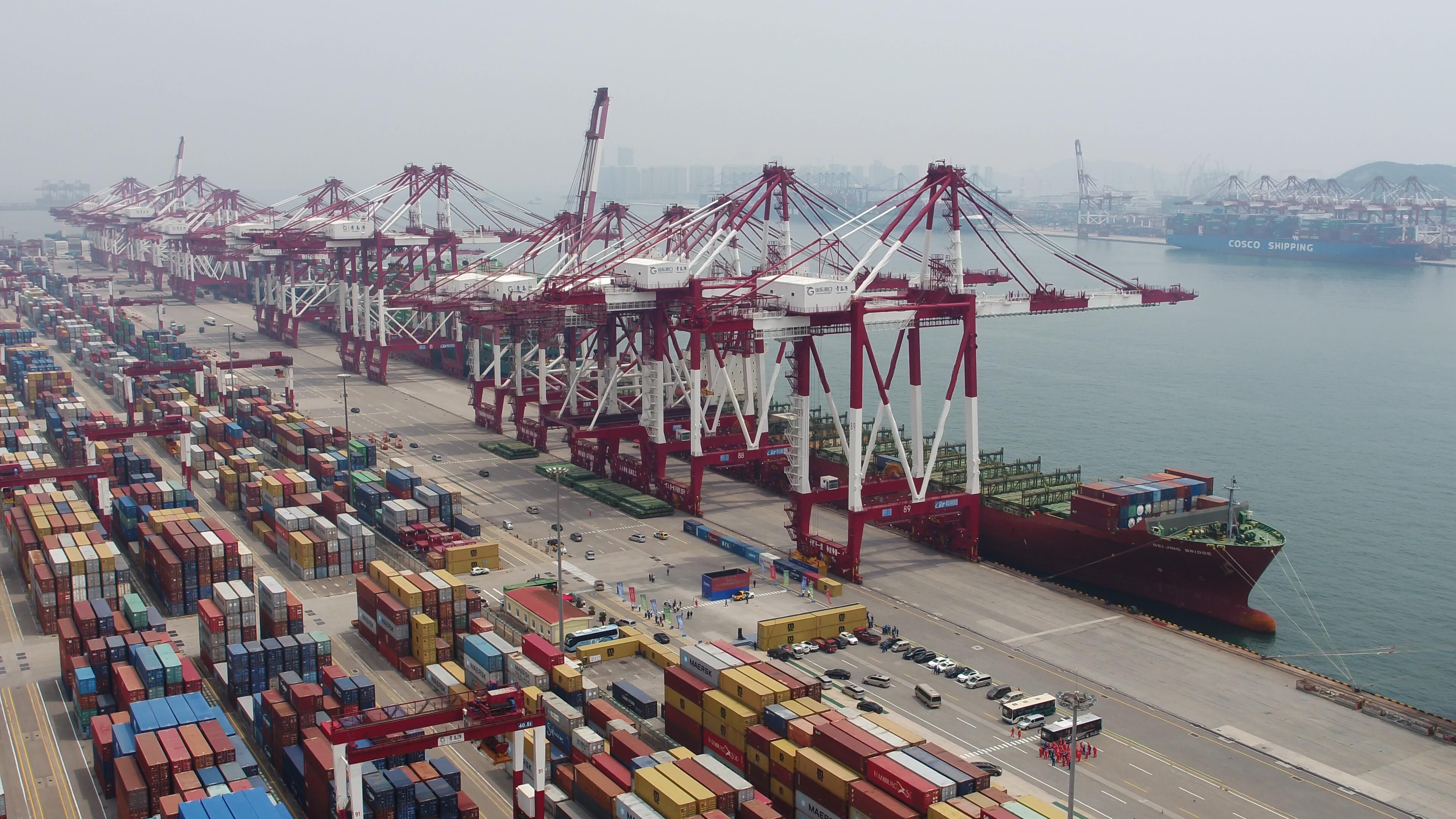 山东港口密集开通“7条国际集装箱航线+1条海铁联运班列”