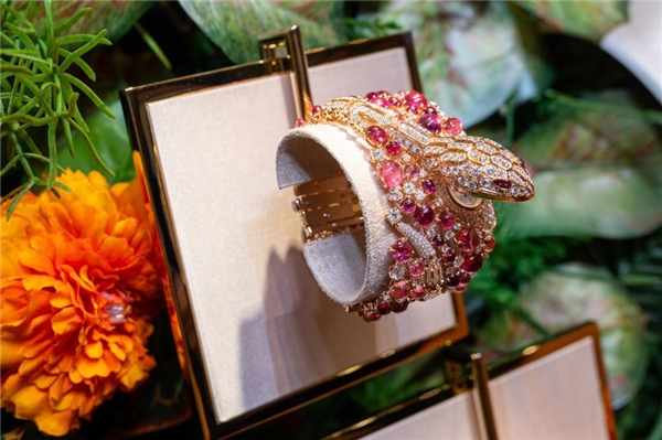 宝格丽奇境伊甸园高级珠宝系列于上海展览中心灿然盛放