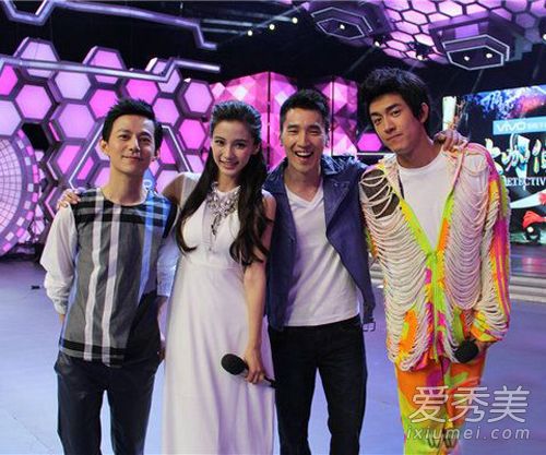 脱了鞋矮到哭！李小璐赵丽颖女星真实身高惊人