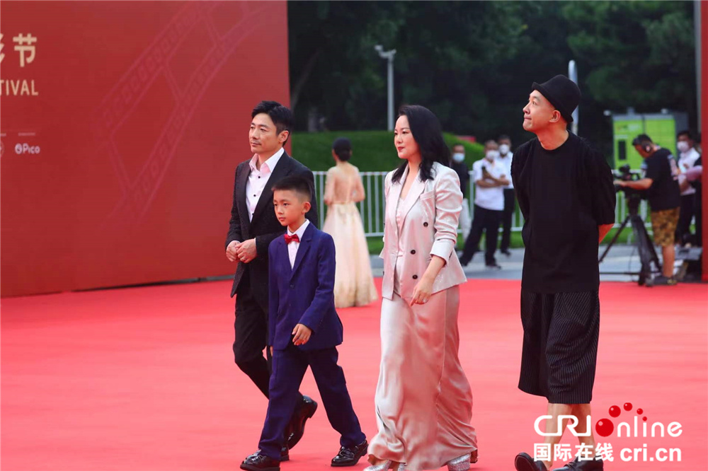 第十二届北京国际电影节红毯仪式举行_fororder_微信图片_20220812214839