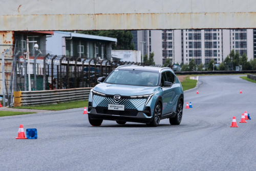 0-60km/h加速3.9秒，麋鹿测试78km/h，传祺影酷尽显极致操控实力