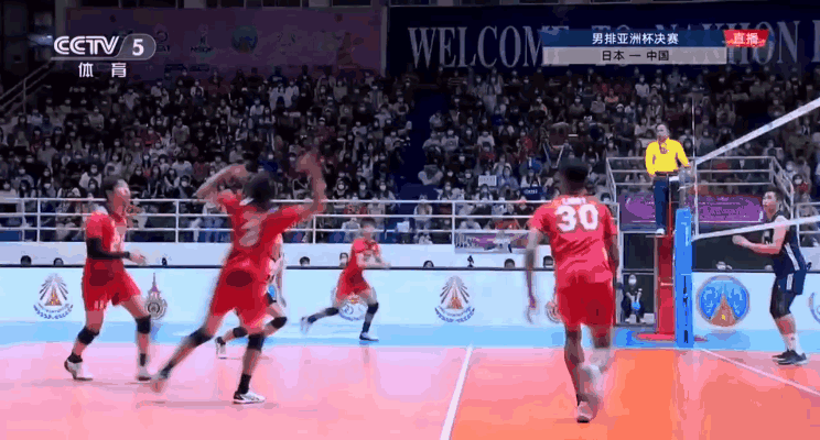 男排亚洲杯决赛：中国队横扫日本队 时隔十年重夺亚洲杯冠军
