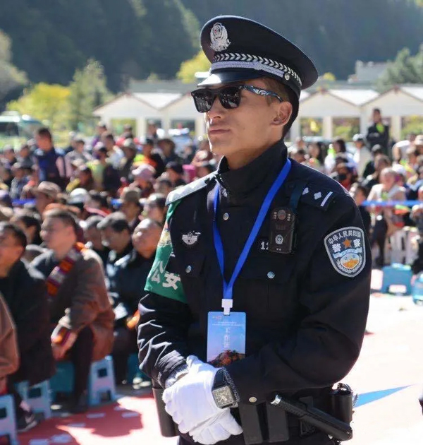 阿坝州黑水县公安局民警用实际行动诠释人民警察的责任与担当