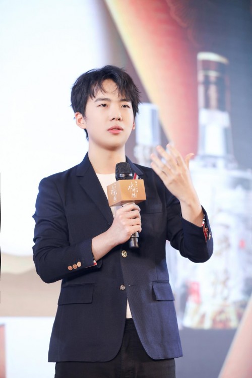 德云社携手水井坊 美酒与相声组“CP”欲“出道”? 德云社携手水井坊 美酒与相声组“CP”欲“出道”?