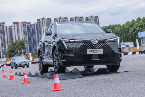 0-60km/h加速3.9秒，麋鹿测试78km/h，传祺影酷尽显极致操控实力