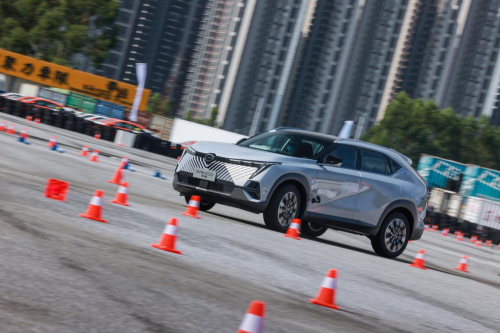 0-60km/h加速3.9秒，麋鹿测试78km/h，传祺影酷尽显极致操控实力