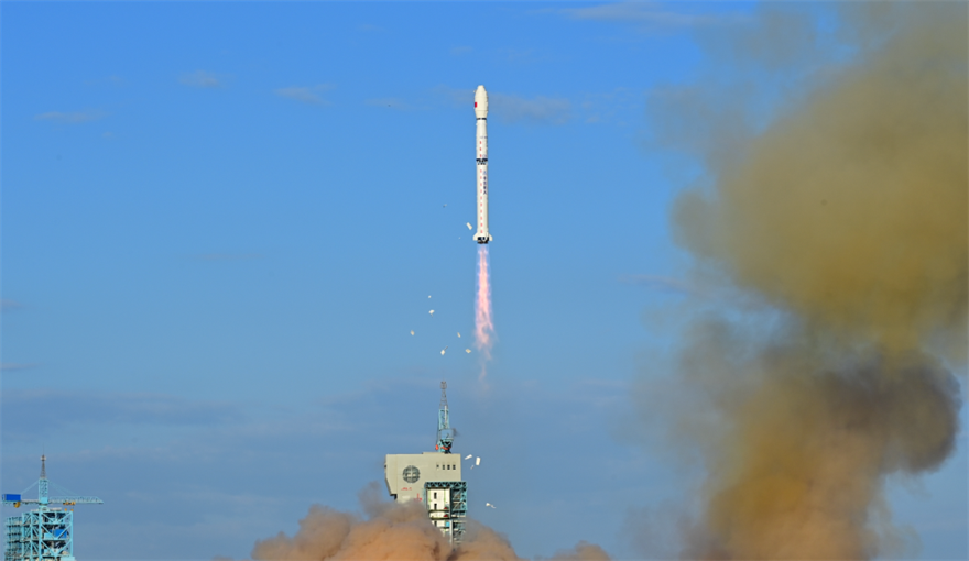 长征四号丙运载火箭在酒泉卫星发射中心顺利发射升空_fororder_1