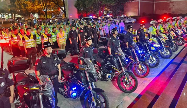 推进“百日行动” 重庆开州警方启动第二次夏夜治安巡查宣防集中统一行动_fororder_图片1