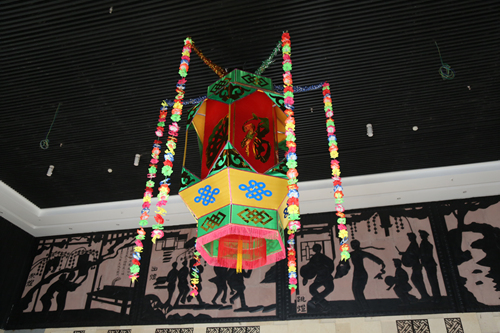 秀山花灯戯の伝承者王世金氏 新理念で伝統芸術を守る